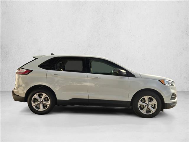 2020 Ford Edge SE photo 4