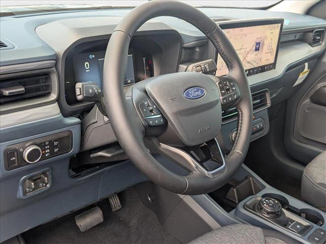 2025 Ford Maverick XLT photo 2