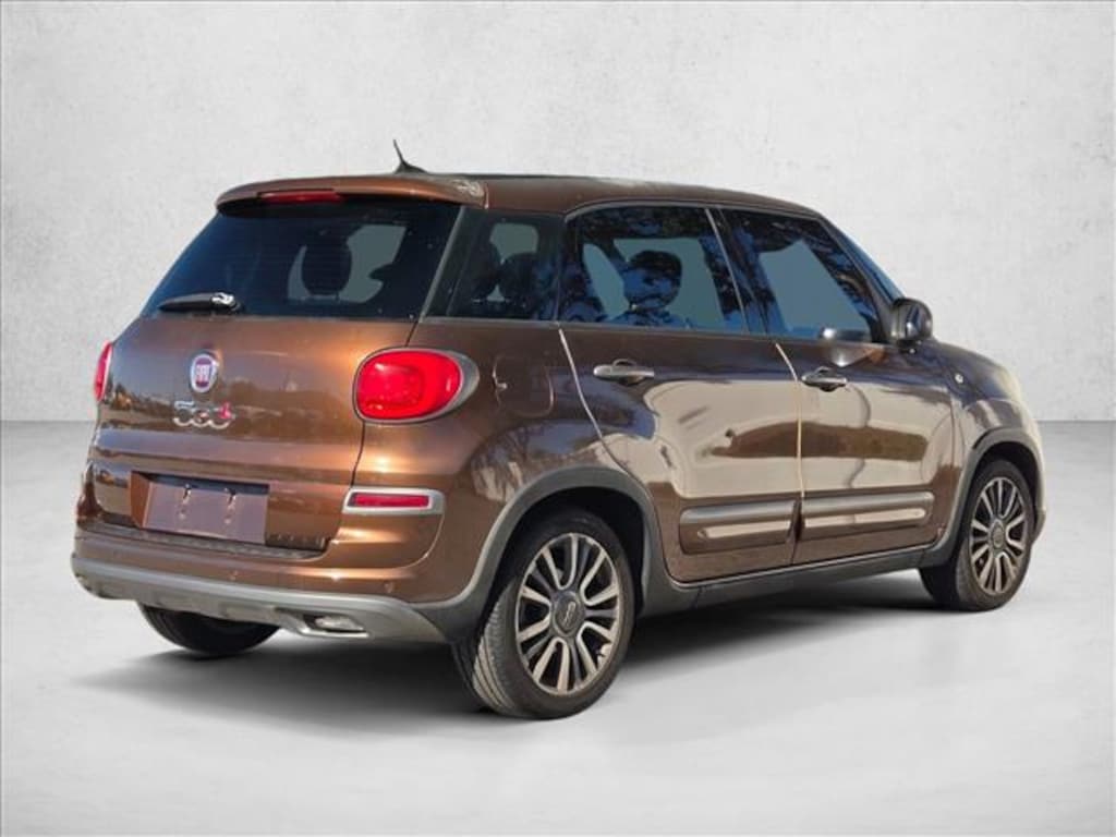 Used 2018 FIAT 500L Trekking Hatchback
