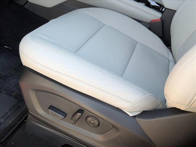 2025 Ford Explorer Platinum photo 4