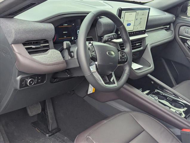 2025 Ford Explorer Platinum photo 3