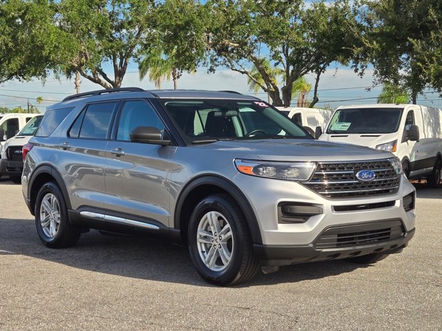 2022 Ford Explorer XLT photo 2