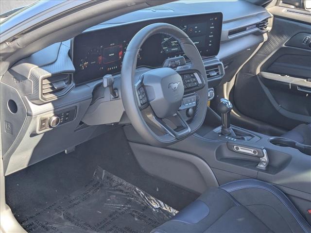 2025 Ford Mustang Dark Horse Deluxe photo 3