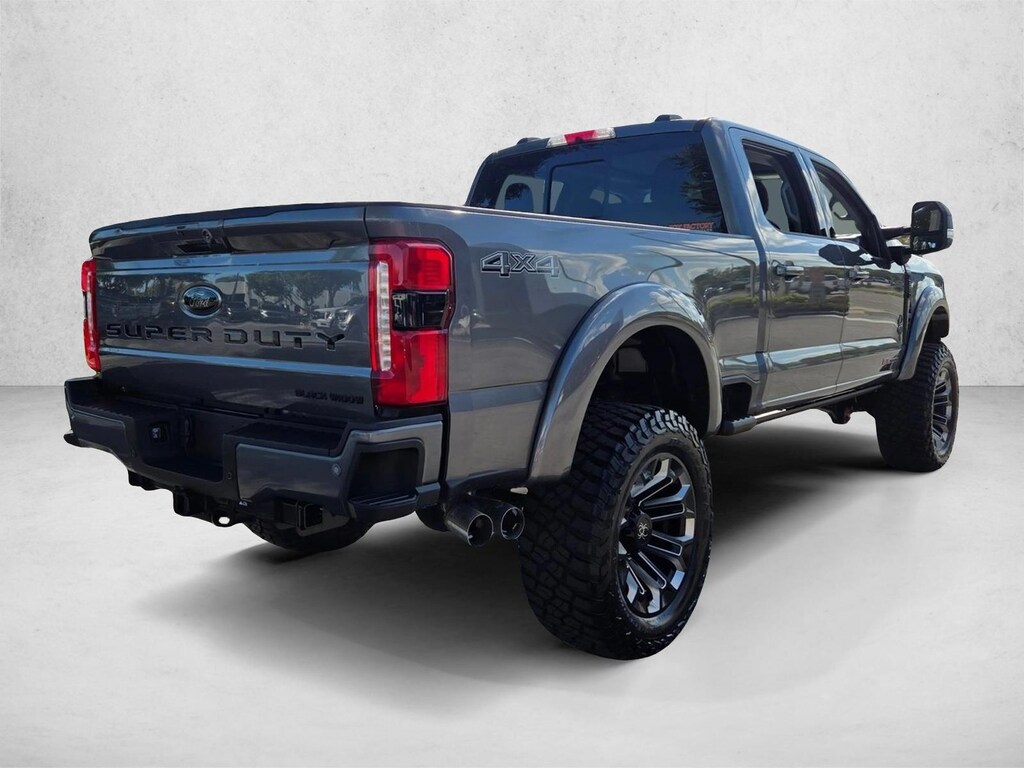 New 2025 Ford F-250 XLT Truck Crew Cab