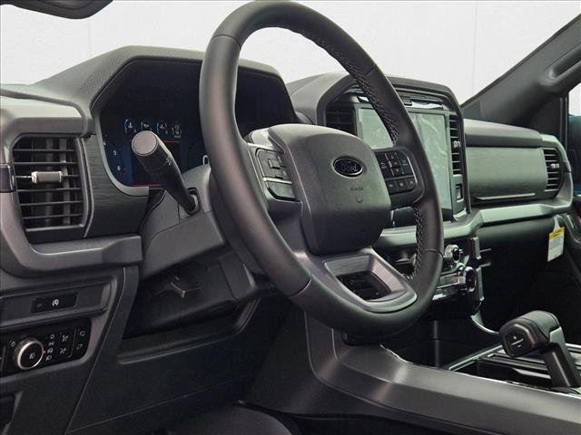 2025 Ford F-150 XLT photo 3