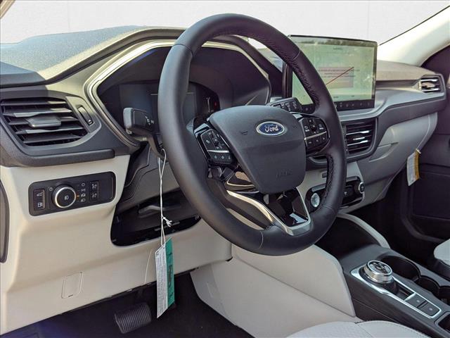 2025 Ford Escape photo 3