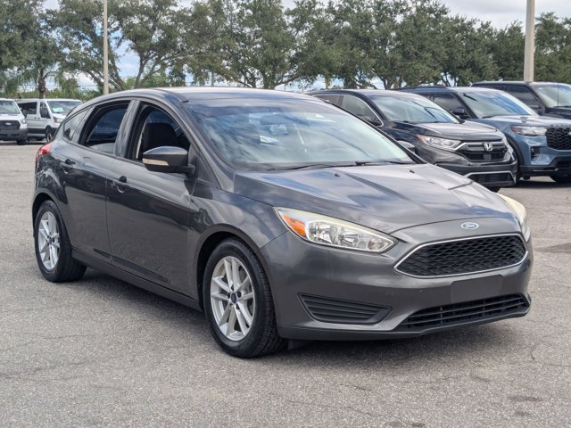 2015 Ford Focus SE photo 3