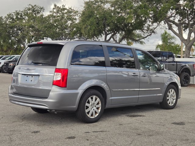 Image of 2016 Chrysler Town & Country Touring Van LWB Passenger