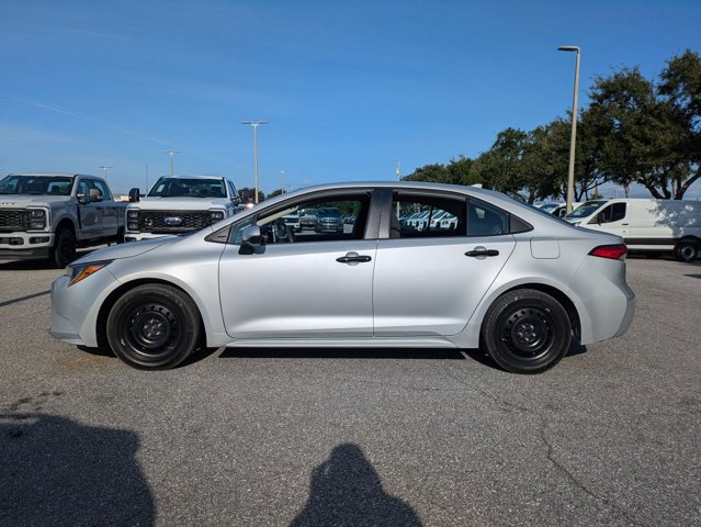 2021 Toyota Corolla LE photo 2