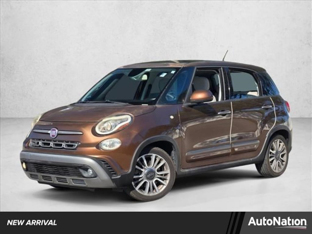 Used 2018 FIAT 500L Trekking Hatchback