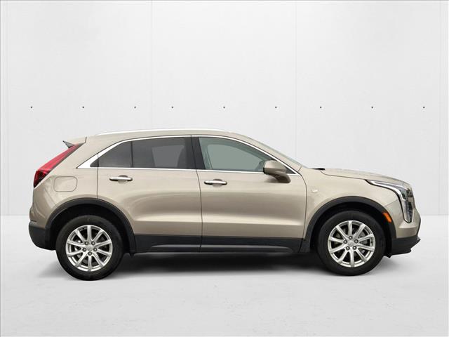 2023 Cadillac XT4 Luxury photo 4
