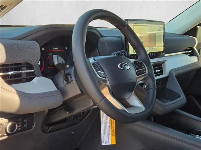 2026 Ford Explorer photo 3