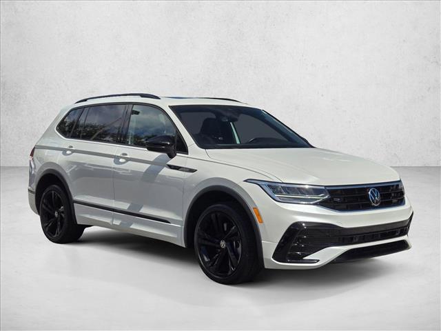 2023 Volkswagen Tiguan SE R-Line Black photo 3