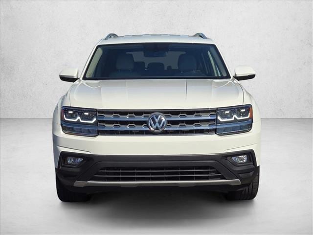 Used 2018 Volkswagen Atlas SE with VIN 1V2CR2CA5JC590634 for sale in St. Petersburg, FL