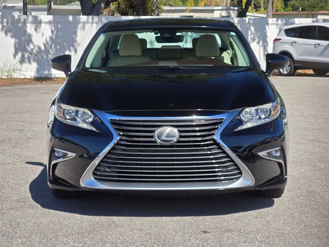 2017 Lexus ES 350 photo 2