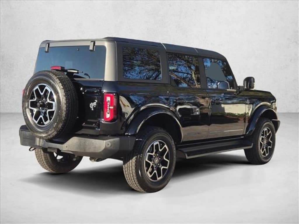 New 2025 Ford Bronco Outer Banks SUV