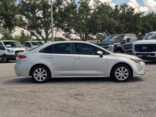 2021 Toyota Corolla LE photo 4