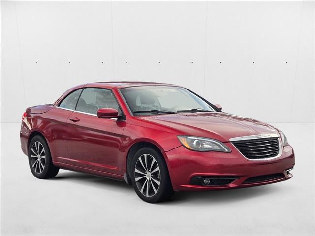 2014 Chrysler 200 S photo 3