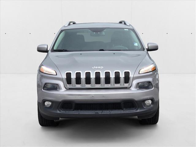 2016 Jeep Cherokee Latitude photo 2