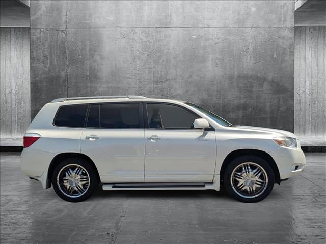 Image 4 of 2010 Toyota Highlander Limited SUV