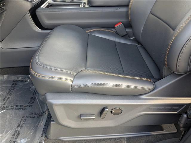 2025 Ford Expedition photo 4