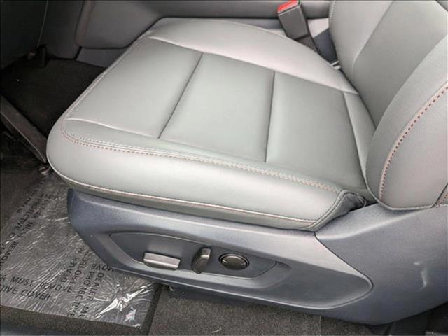 2025 Ford Explorer photo 4