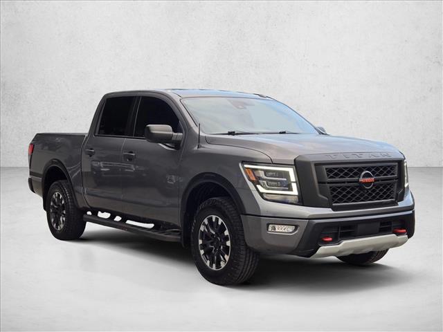 2021 Nissan Titan Crew Cab PRO-4X photo 3