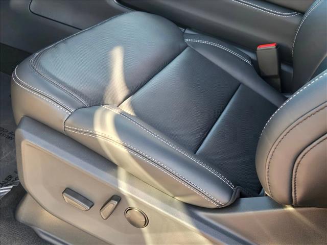 2025 Ford Expedition MAX Platinum photo 3