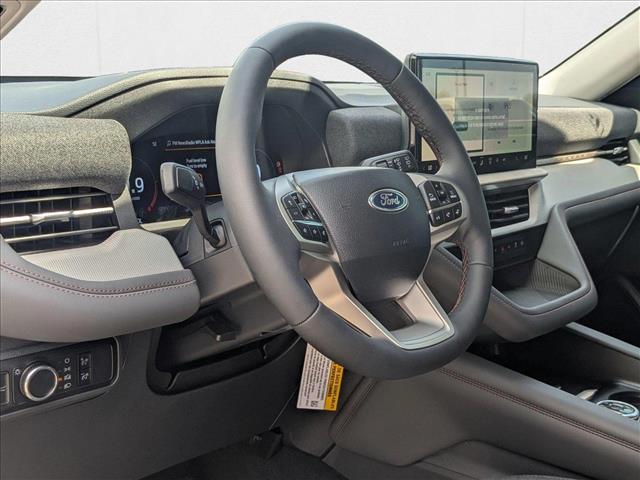 2025 Ford Explorer photo 3