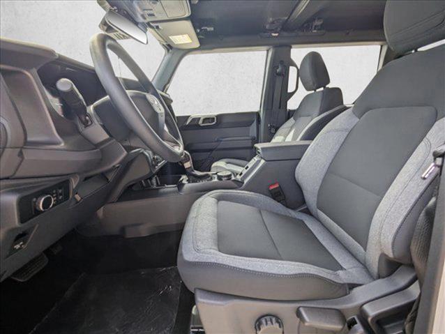 2025 Ford Bronco Base photo 4