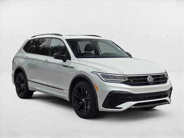 2023 Volkswagen Tiguan SE R-Line Black photo 3