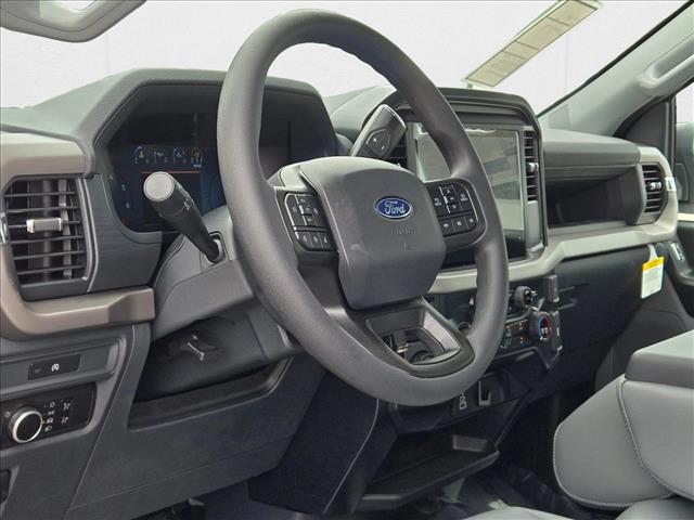 2025 Ford F-150 XL photo 3