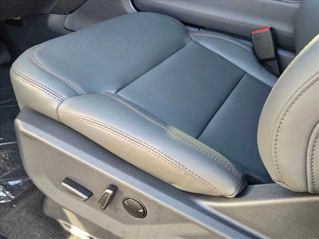 2025 Ford Expedition photo 4