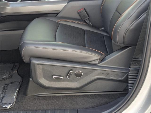 2025 Ford F-150 Lariat photo 4
