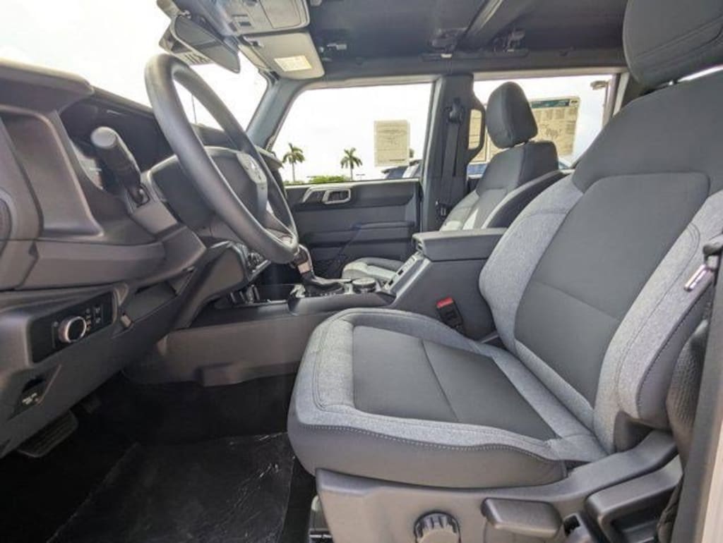 New 2025 Ford Bronco Base SUV
