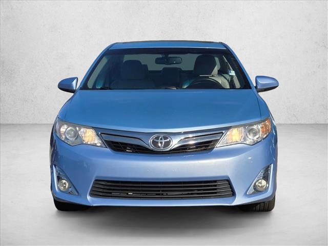 2014 Toyota Camry XLE photo 2