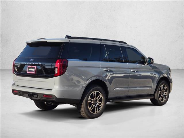 2025 Ford Expedition photo 2