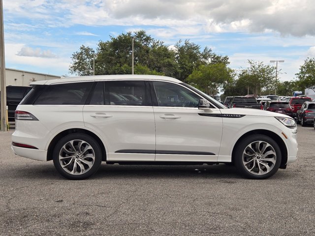 2022 Lincoln Aviator Grand Touring photo 4
