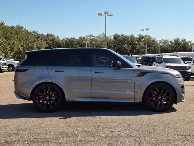 2024 Land Rover Range Rover Sport SE photo 4