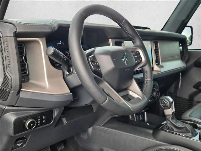 2025 Ford Bronco Outer Banks photo 3