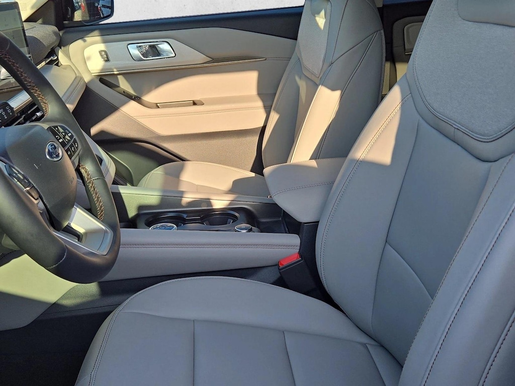 New 2026 Ford Explorer Active w/200A Pkg SUV