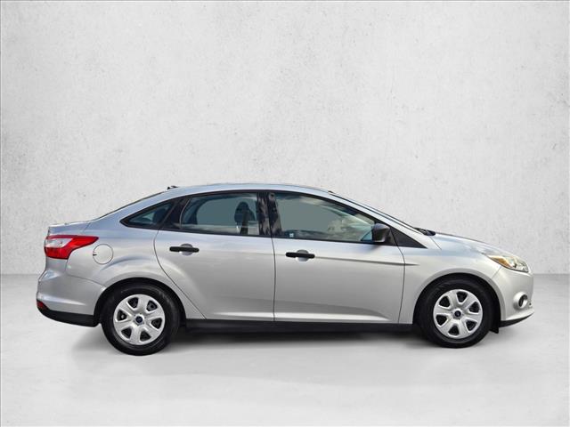 2014 Ford Focus Sedan photo 3