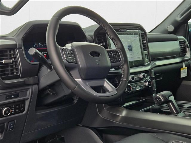 2025 Ford F-150 Lariat photo 3