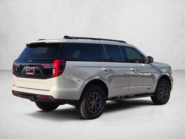 2025 Ford Expedition photo 2