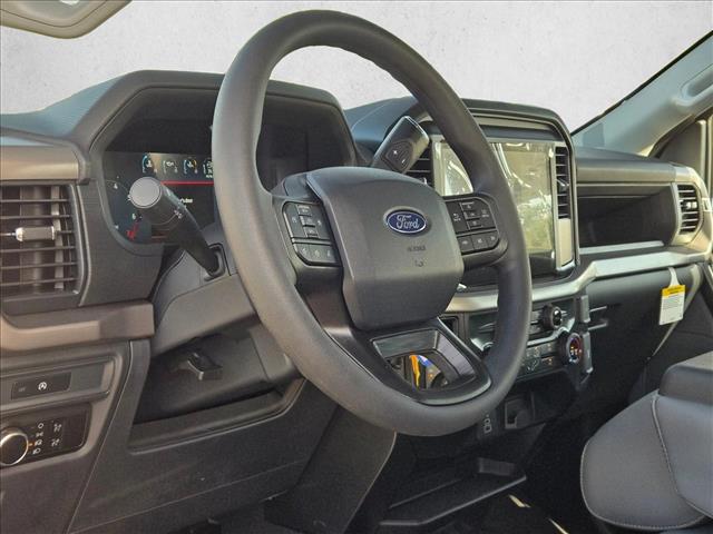 2025 Ford F-150 XL photo 3