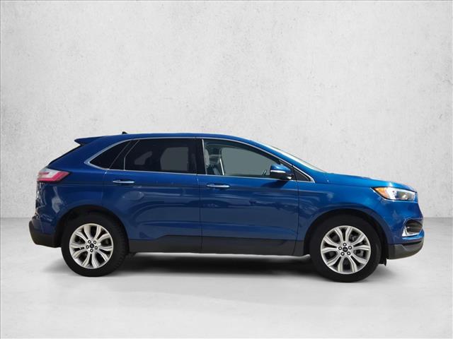 2022 Ford Edge Titanium photo 3