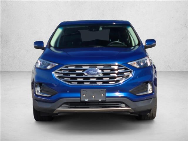 2022 Ford Edge Titanium photo 2