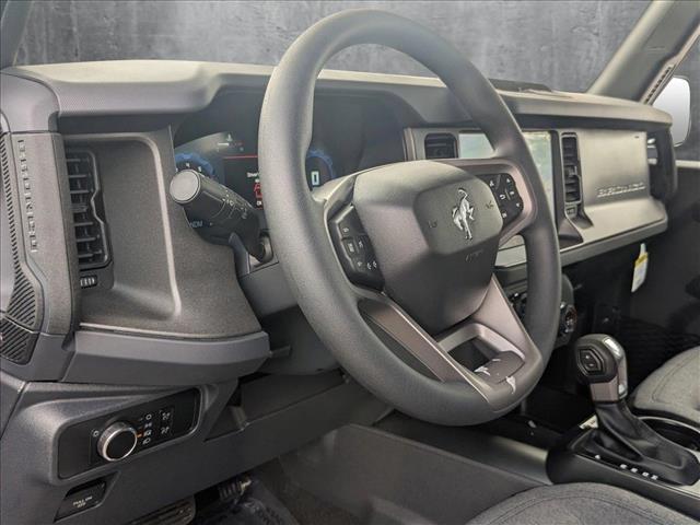 2025 Ford Bronco Base photo 3