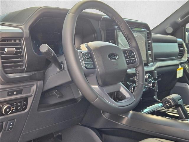 2025 Ford F-150 Lariat photo 3