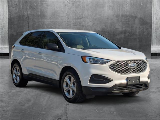 2024 Ford Edge SE photo 3